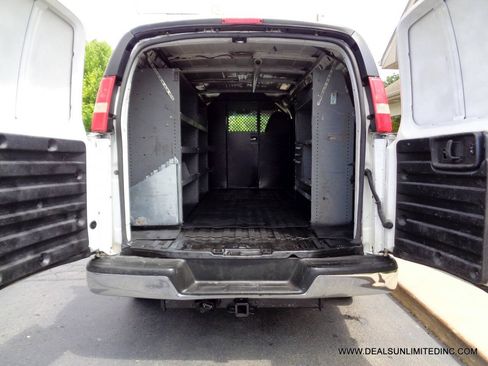 Used 2014 GMC Savana 2500 Extended RWD image 15