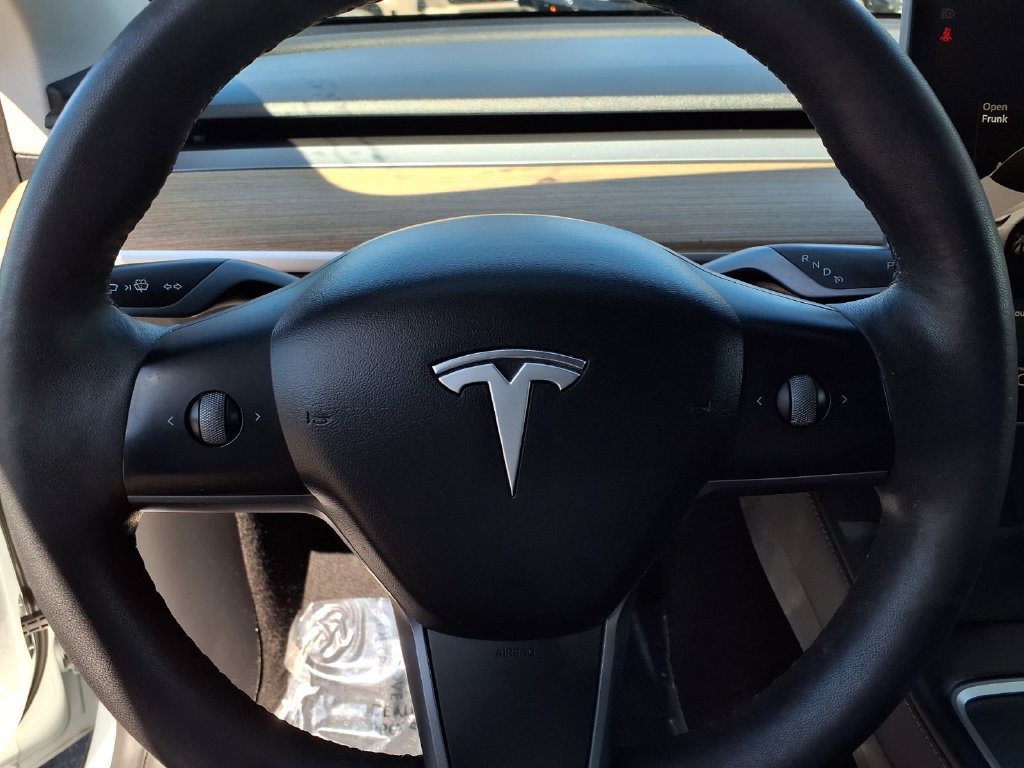 Used 2021 Tesla Model Y Long Range AWD/4WD image 13