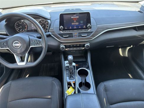 Used 2023 Nissan Altima 2.5 SV FWD image 19