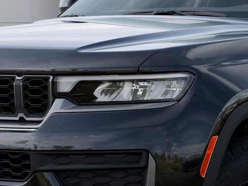 New 2026 Jeep Grand Cherokee Altitude RWD image 10