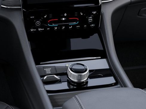 New 2025 Jeep Grand Cherokee Limited w/ Black Appearance Package image 25