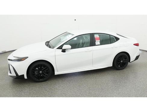New 2026 Toyota Camry SE FWD image 2