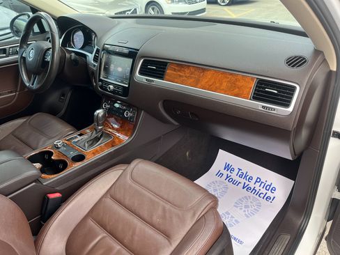 Used 2012 Volkswagen Touareg Hybrid image 19