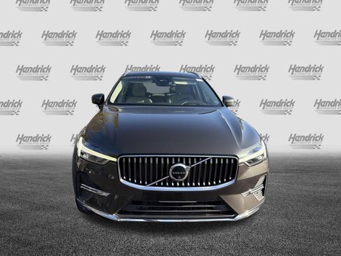 Certified 2022 Volvo XC60 B5 Inscription w/ Advanced Package image 3