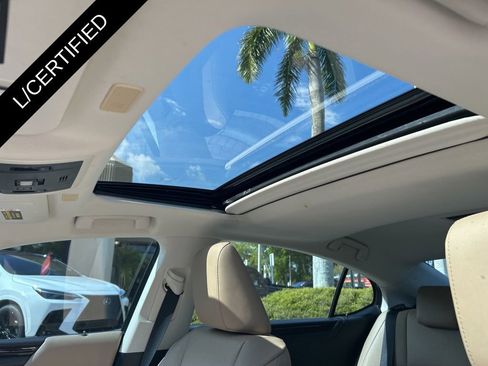 Certified 2021 Lexus ES 250 w/ Premium Package AWD/4WD image 16