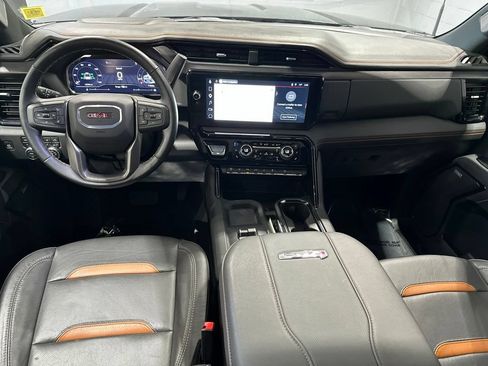 Used 2025 GMC Sierra 2500 AT4 w/ AT4 Premium Plus Package AWD/4WD image 7