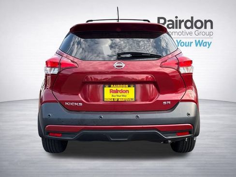 Used 2020 Nissan Kicks SR w/ SR Premium Package FWD image 6