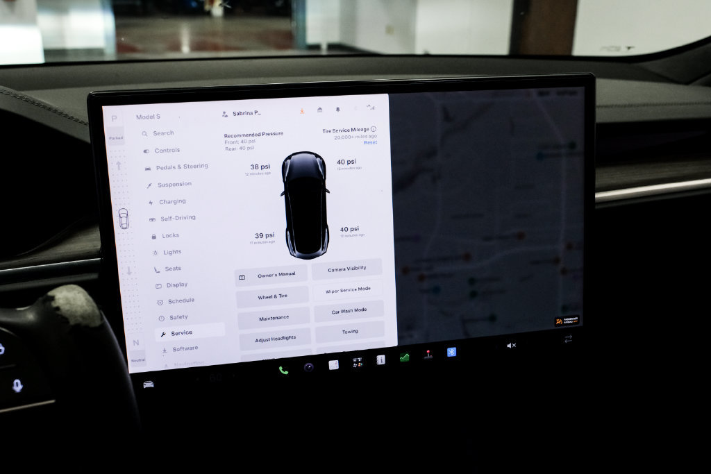Used 2023 Tesla Model S AWD/4WD image 29