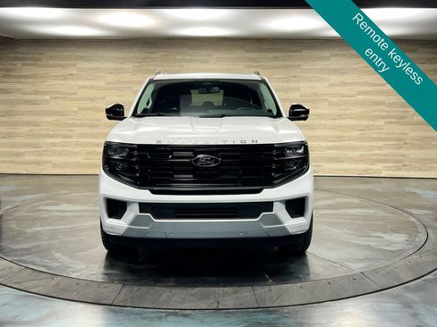 Used 2025 Ford Expedition Max Platinum w/ Platinum Ultimate Package AWD/4WD image 9