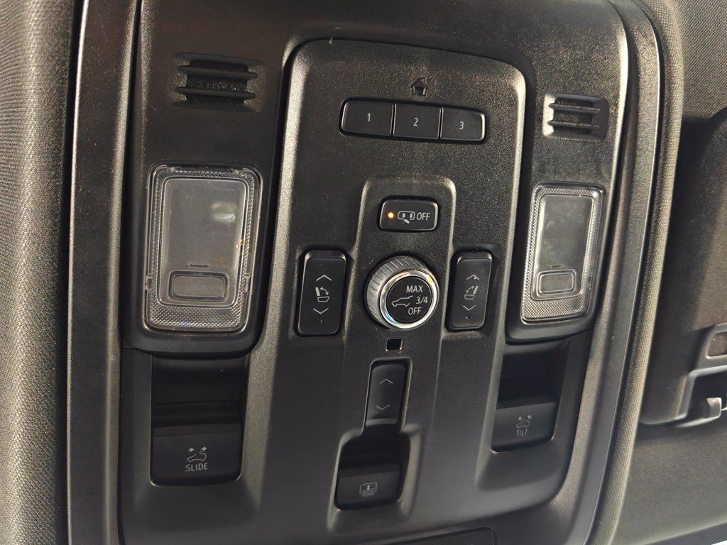 Used 2023 GMC Yukon XL Denali AWD/4WD image 10