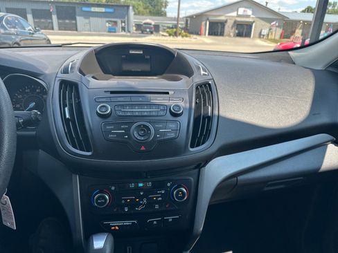 Used 2017 Ford Escape SE w/ SE Cold Weather Package FWD image 22