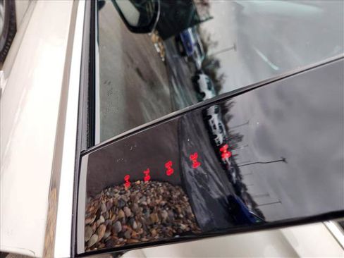 Used 2022 Lincoln Corsair Grand Touring w/ Elements Technology Bundle image 11