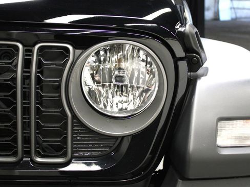 Certified 2025 Jeep Wrangler Sport S image 29