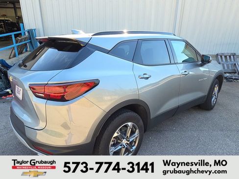 Used 2023 Chevrolet Blazer LT FWD image 6