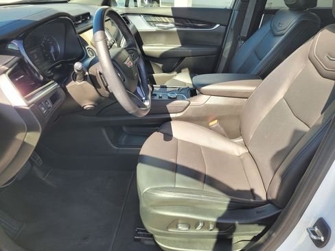 Certified 2024 Cadillac XT6 Premium Luxury FWD image 17