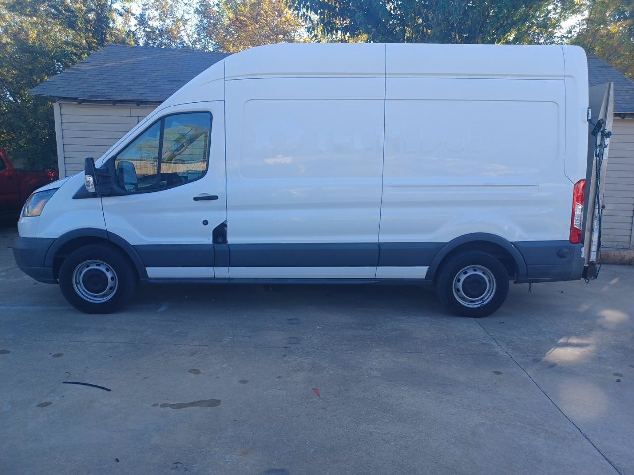 Used 2018 Ford Transit 250 148 High Roof RWD image 8