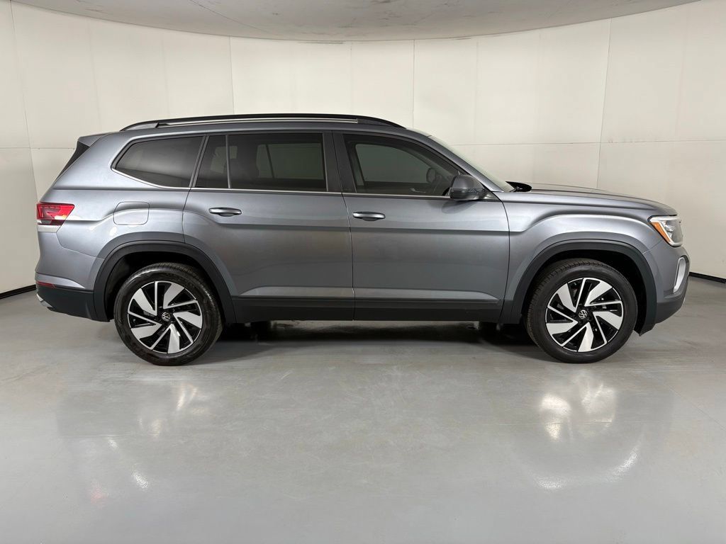 Used 2024 Volkswagen Atlas SE FWD image 9