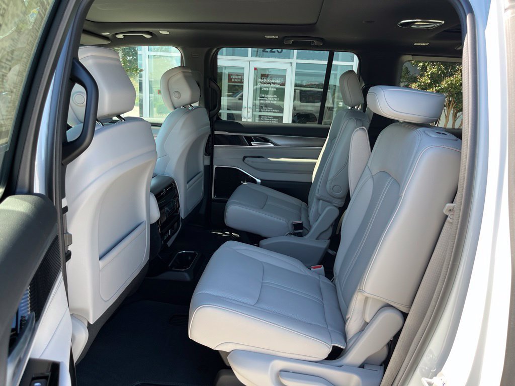 New 2027 Jeep Grand Wagoneer Limited AWD/4WD image 15