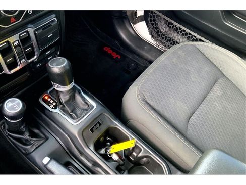 Used 2021 Jeep Wrangler Unlimited Sport AWD/4WD image 19