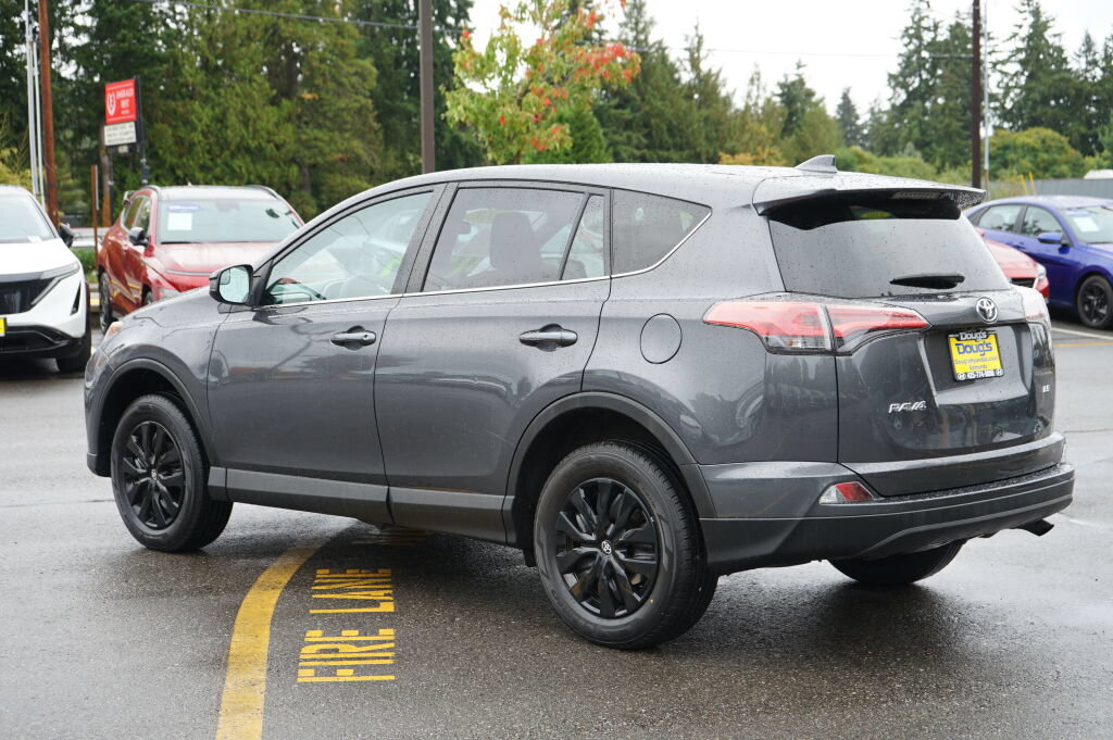 Used 2018 Toyota RAV4 LE w/ All Weather Liner Package FWD image 8
