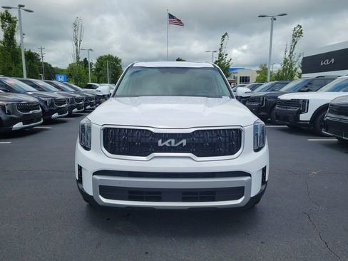 Used 2025 Kia Telluride EX w/ EX Captain's Chair Package FWD image 2