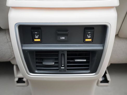 Used 2015 Nissan Murano Platinum w/ Platinum Technology Package FWD image 19