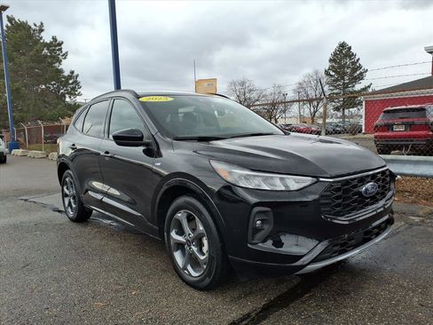Used 2023 Ford Escape ST-Line Select image 3