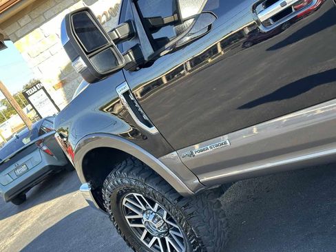 Used 2019 Ford F250 Lariat w/ Lariat Ultimate Package image 11