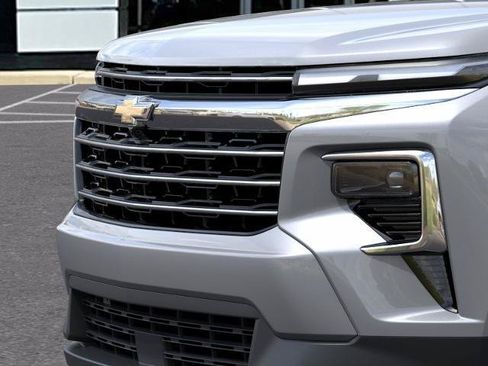 New 2027 Chevrolet Traverse LT w/ Driver Confidence Package FWD image 37