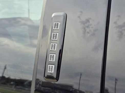 Used 2023 Ford F150 Lariat w/ Trailer Tow Package image 10