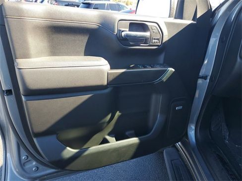 Used 2022 GMC Sierra 1500 AT4 w/ AT4 Premium Package image 12