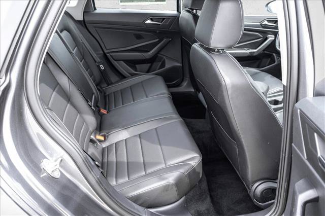 Used 2024 Volkswagen Jetta SE FWD image 22