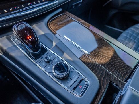 Used 2024 Cadillac Escalade ESV Sport Platinum w/ LPO, ONYX Package image 13