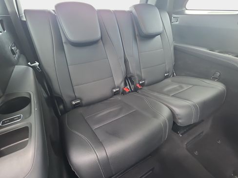 Used 2023 Mercedes-Benz GLS 450 4MATIC image 12