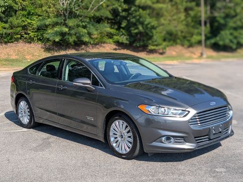 Used 2015 Ford Fusion Energi SE FWD image 8