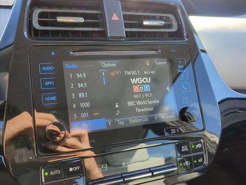 Used 2016 Toyota Prius Four image 21