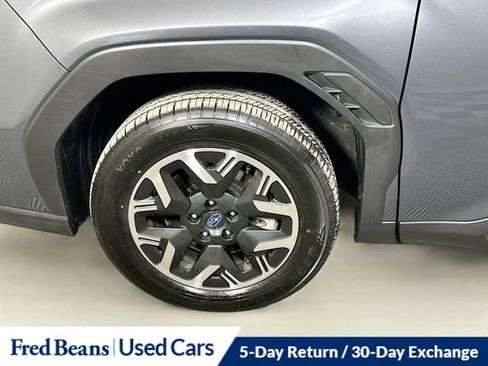 Used 2025 Subaru Forester Premium image 33