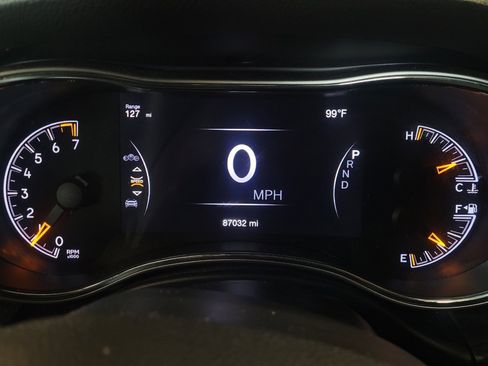 Used 2018 Jeep Grand Cherokee Laredo AWD/4WD image 23