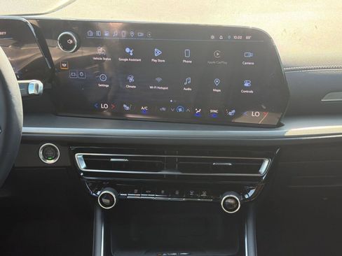 Used 2024 Chevrolet Traverse LT w/ Midnight/Sport Edition FWD image 20