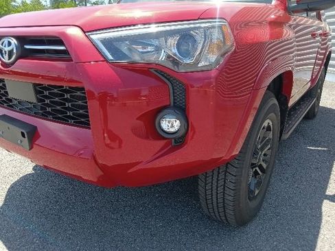 Used 2024 Toyota 4Runner SR5 AWD/4WD image 9