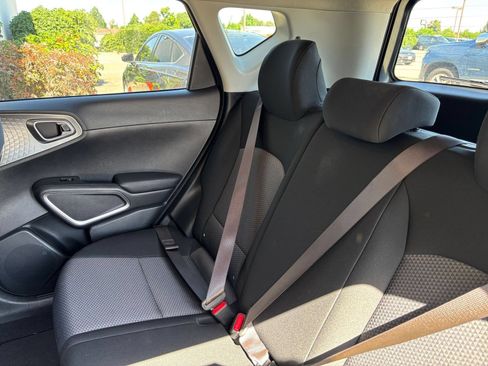 Used 2025 Kia Soul LX w/ LX Technology Package FWD image 37