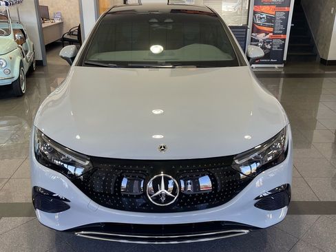 Used 2024 Mercedes-Benz EQE 500 4MATIC Sedan w/ Driver Assistance Package image 9
