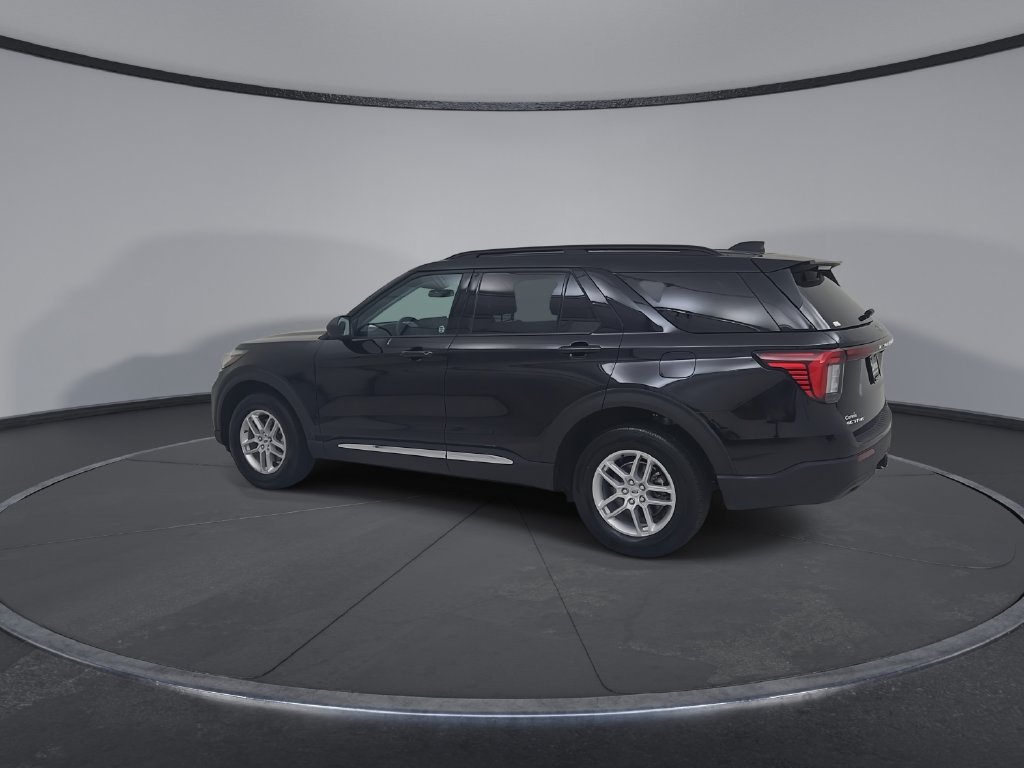 Used 2025 Ford Explorer Active AWD/4WD image 10