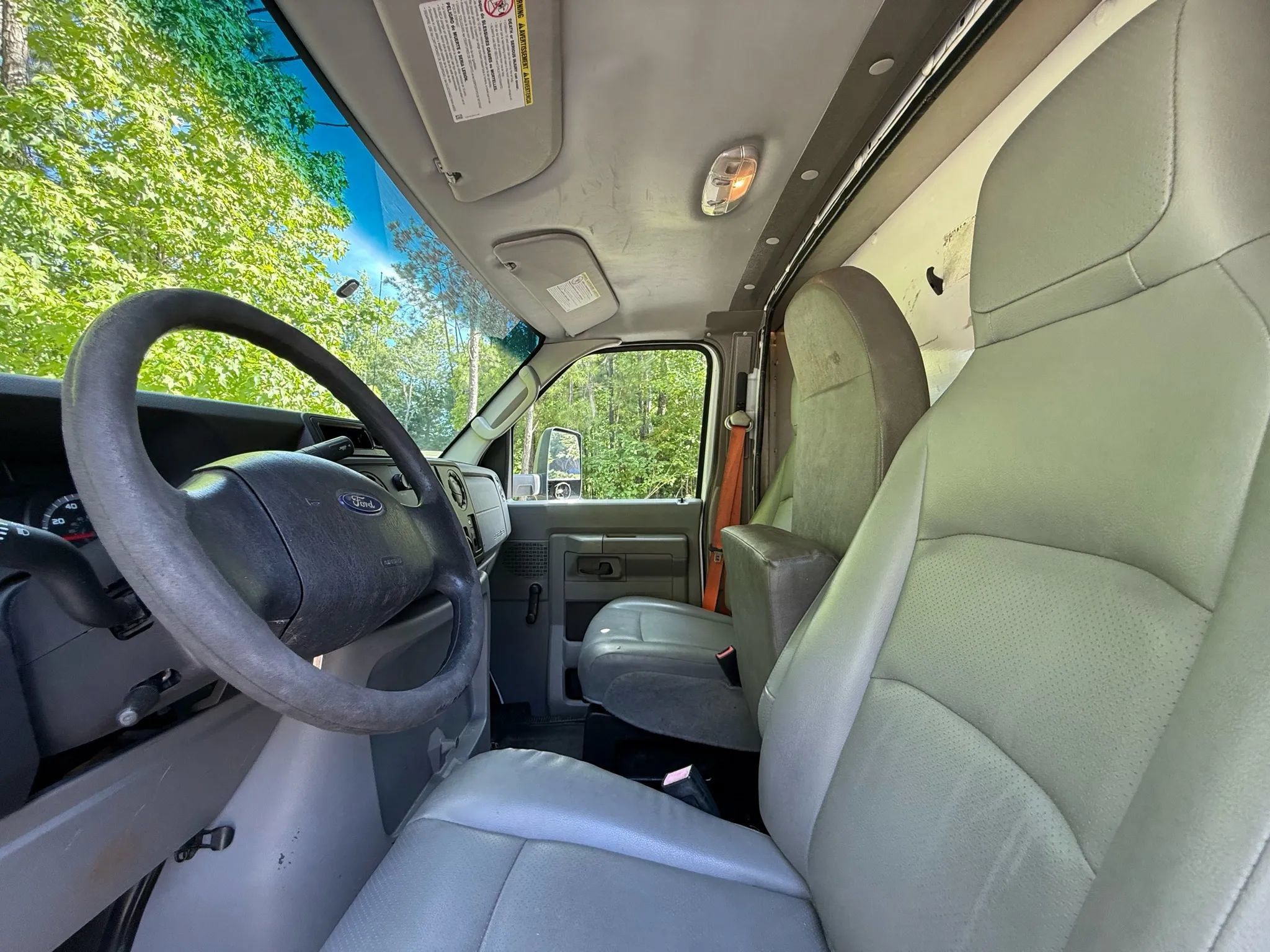 Used 2016 Ford E-350 and Econoline 350 Super Duty RWD image 18