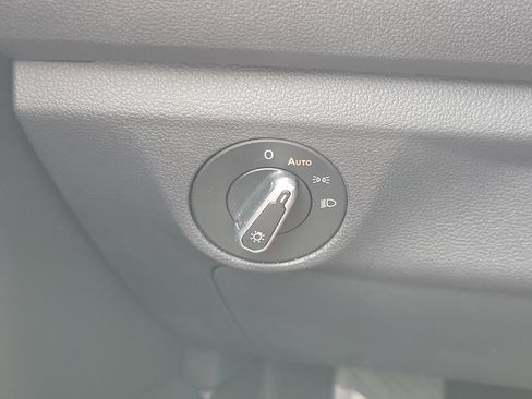 Used 2022 Volkswagen Jetta SE FWD image 27