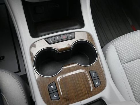 Used 2021 GMC Acadia SLE w/ Driver Convenience Package FWD image 43