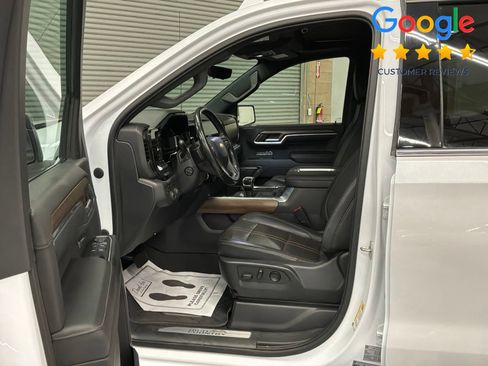 Used 2022 Chevrolet Silverado 1500 High Country w/ High Country Premium Package AWD/4WD image 12