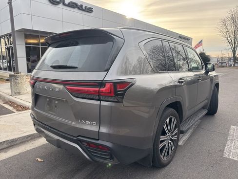 Used 2023 Lexus LX 600 4WD w/ Luxury Package image 7
