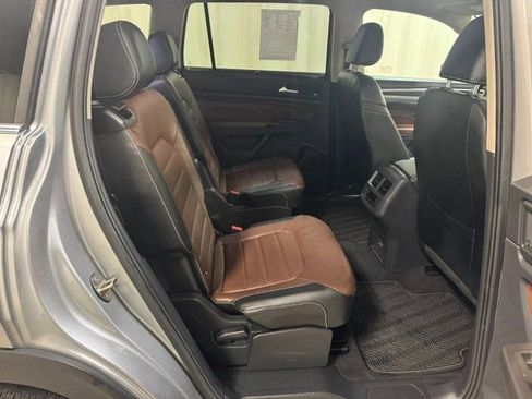 Used 2022 Volkswagen Atlas SEL Premium image 38