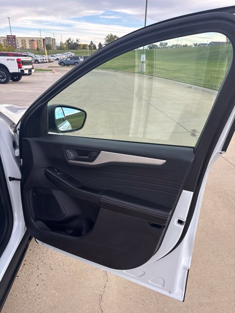 Used 2022 Ford Escape SE w/ Convenience Package AWD/4WD image 9